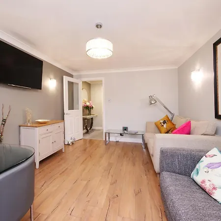 Centre Mews House